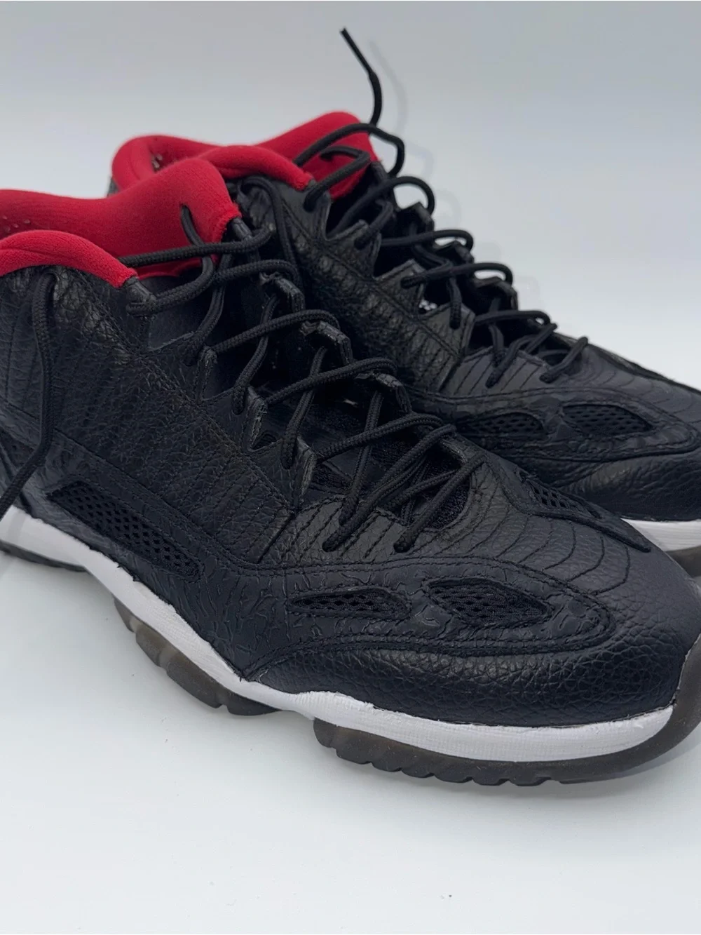 Nike Air Jordan 11 Retro Low IE Black Charcoal Red 2011 Size 12 306008-001